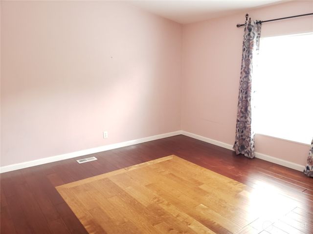 10409 137th Street E #9, Puyallup, WA 98374