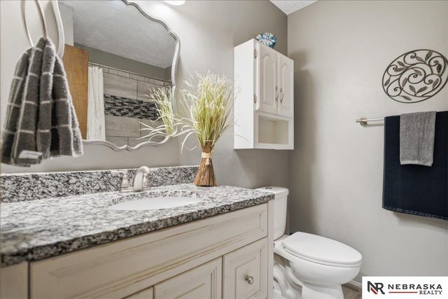 15111 Davenport Circle, Omaha, NE 68154