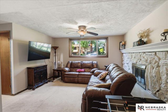 15111 Davenport Circle, Omaha, NE 68154