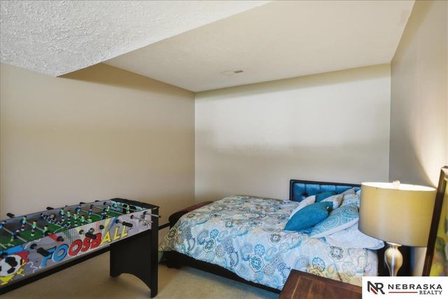 15111 Davenport Circle, Omaha, NE 68154