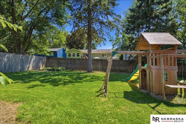 15111 Davenport Circle, Omaha, NE 68154