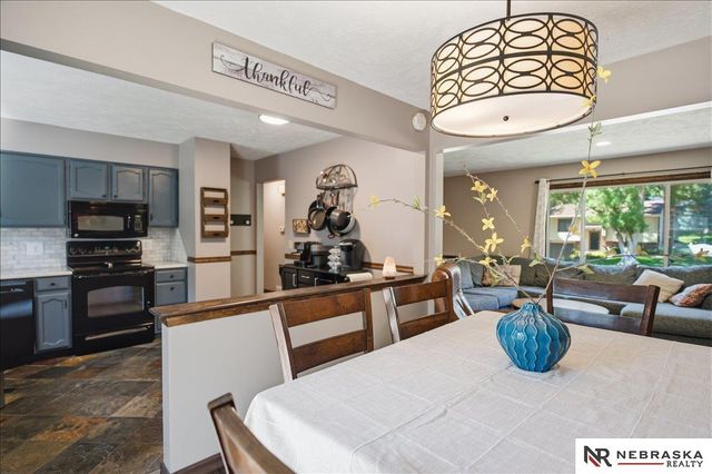 15111 Davenport Circle, Omaha, NE 68154