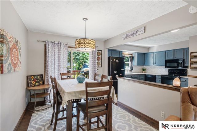 15111 Davenport Circle, Omaha, NE 68154