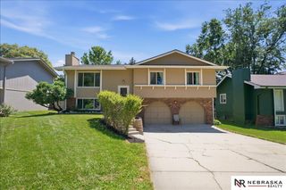 15111 Davenport Circle, Omaha, NE 68154