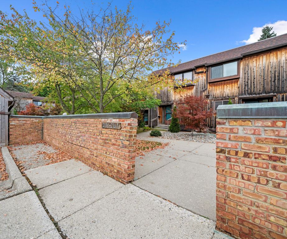 2165 Pauline Court, Ann Arbor, MI 48103