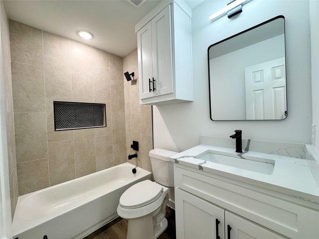 1811 Washington Street, Commerce, TX 75428