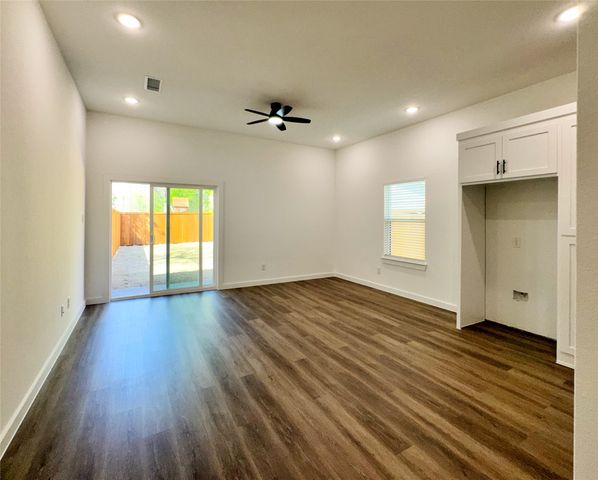 1811 Washington Street, Commerce, TX 75428