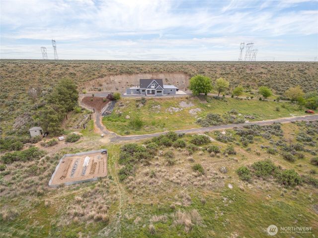 11975 NE Neppel Road, Moses Lake, WA 98837