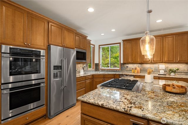 2759 NW Pine Cone Place, Issaquah, WA 98027