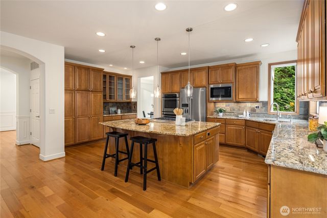 2759 NW Pine Cone Place, Issaquah, WA 98027
