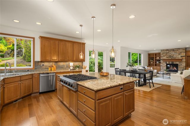 2759 NW Pine Cone Place, Issaquah, WA 98027
