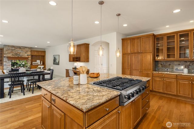 2759 NW Pine Cone Place, Issaquah, WA 98027