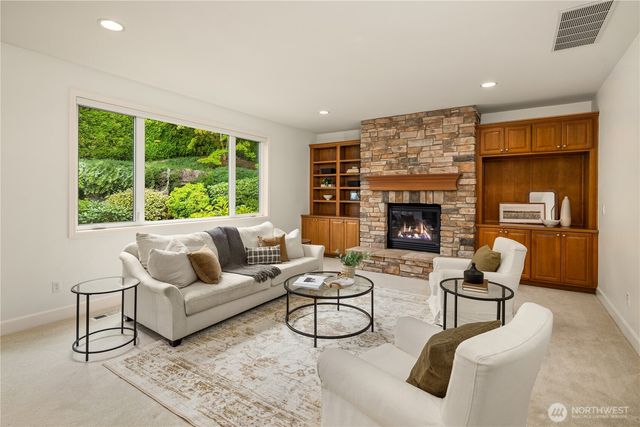 2759 NW Pine Cone Place, Issaquah, WA 98027