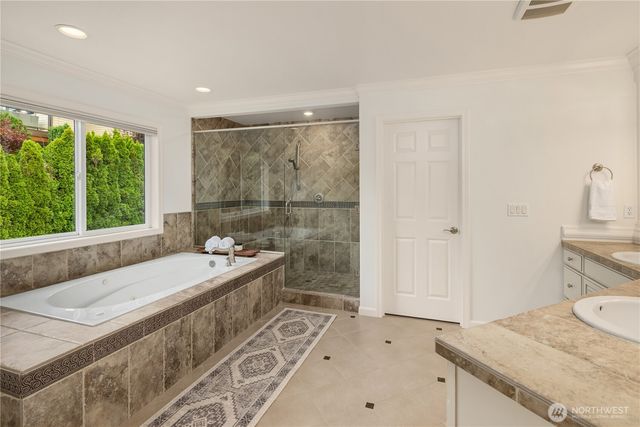2759 NW Pine Cone Place, Issaquah, WA 98027