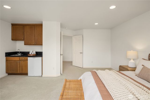 2759 NW Pine Cone Place, Issaquah, WA 98027
