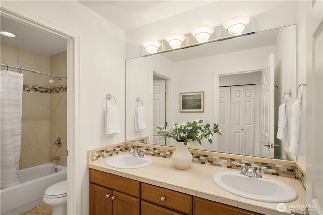2759 NW Pine Cone Place, Issaquah, WA 98027