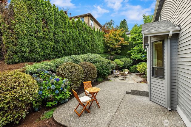 2759 NW Pine Cone Place, Issaquah, WA 98027