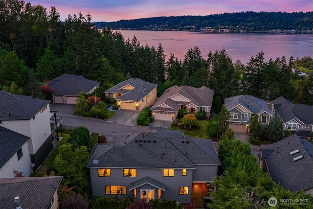 2759 NW Pine Cone Place, Issaquah, WA 98027