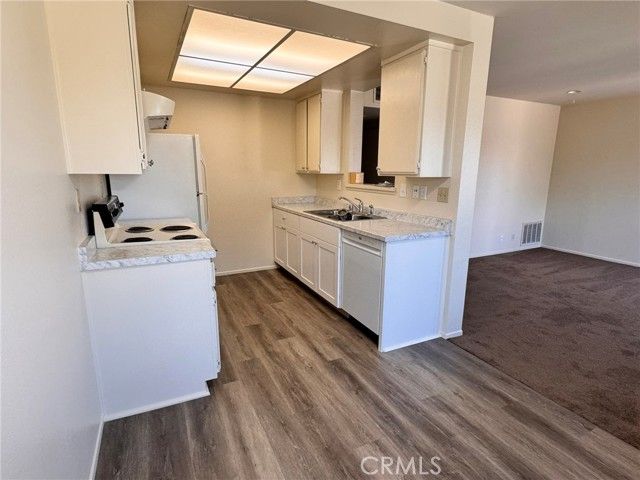 630 Bridgeport 8, Fullerton, CA 92833