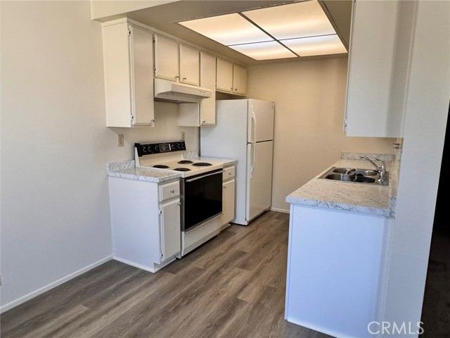 630 Bridgeport 8, Fullerton, CA 92833