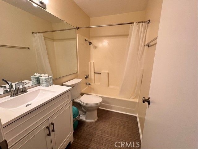 630 Bridgeport 8, Fullerton, CA 92833