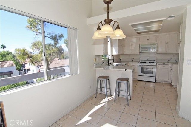 26867 Claudette Street 118, Canyon Country (santa Clarita), CA 91351