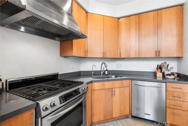 637 E 4th B, Long Beach, CA 90802