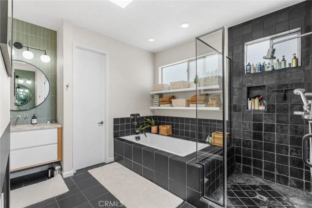637 E 4th B, Long Beach, CA 90802