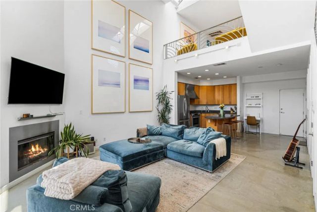 637 E 4th B, Long Beach, CA 90802
