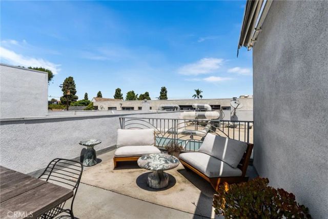 637 E 4th B, Long Beach, CA 90802