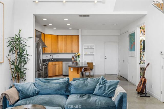 637 E 4th B, Long Beach, CA 90802