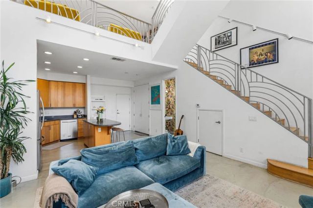 637 E 4th B, Long Beach, CA 90802