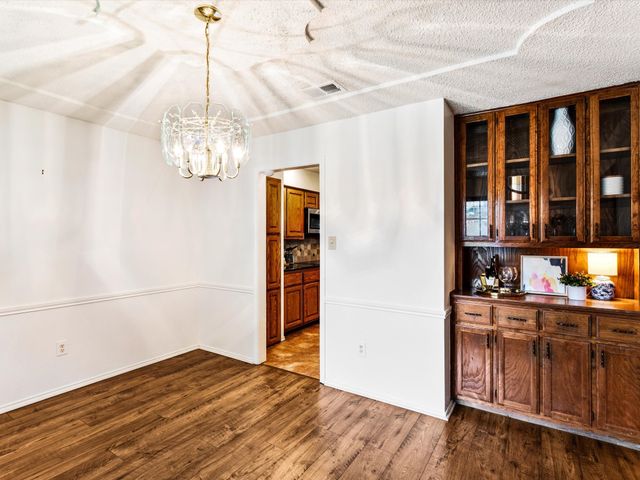 6619 Saddle Ridge Road, Arlington, TX 76016