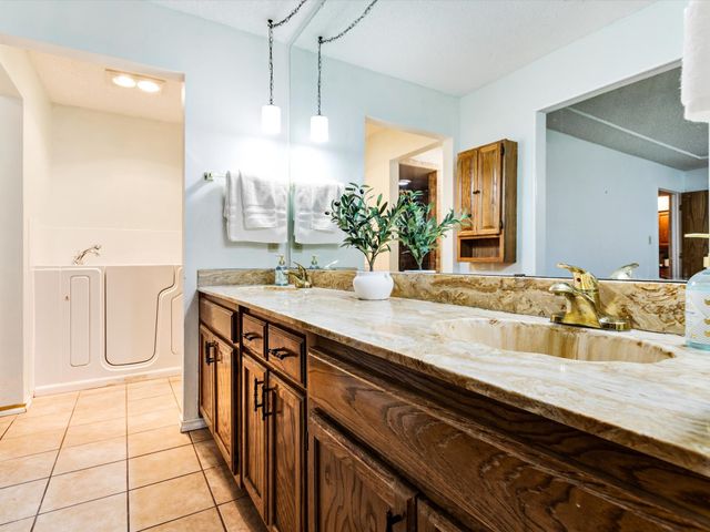 6619 Saddle Ridge Road, Arlington, TX 76016