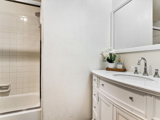6619 Saddle Ridge Road, Arlington, TX 76016