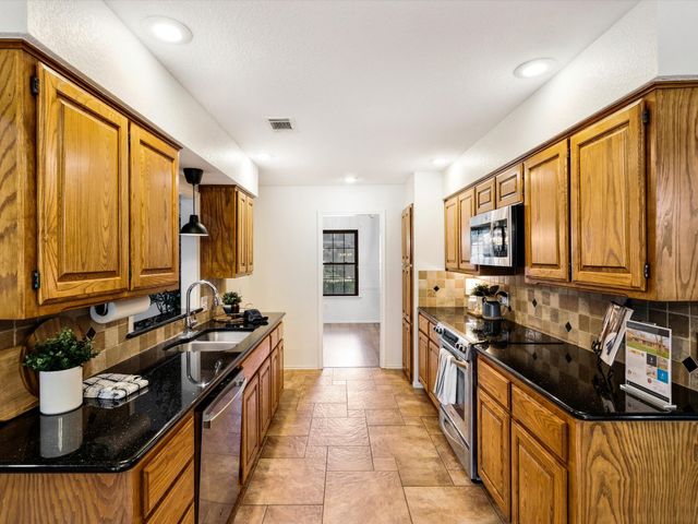 6619 Saddle Ridge Road, Arlington, TX 76016