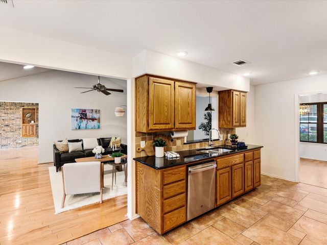 6619 Saddle Ridge Road, Arlington, TX 76016