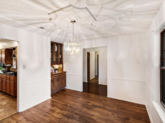 6619 Saddle Ridge Road, Arlington, TX 76016