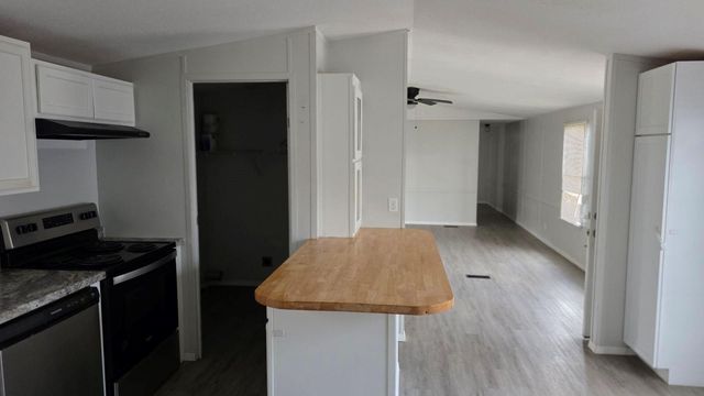 1113 Colorado ST 10, Smithville, TX 78957