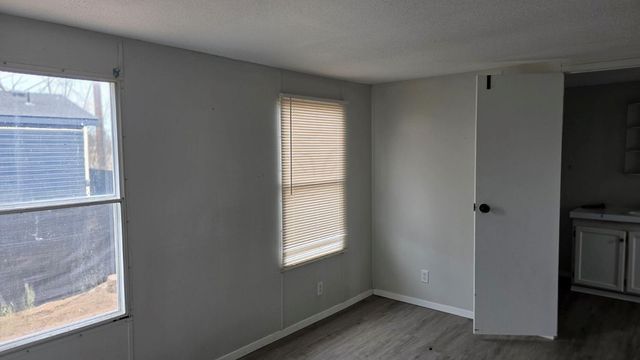 1113 Colorado ST 10, Smithville, TX 78957