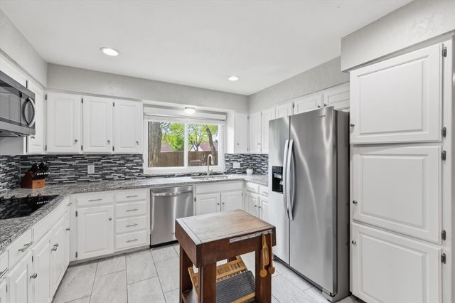 2413 Meadow View, Bedford, TX 76021