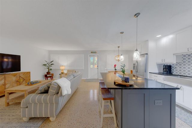 121 46TH AVENUE 2G, St Pete Beach, FL 33706