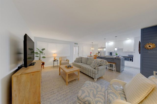 121 46TH AVENUE 2G, St Pete Beach, FL 33706