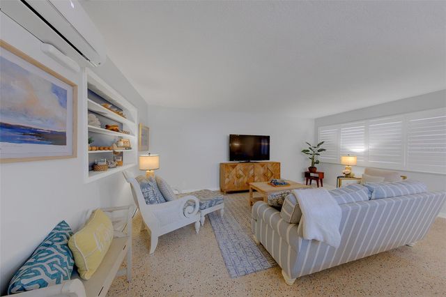 121 46TH AVENUE 2G, St Pete Beach, FL 33706