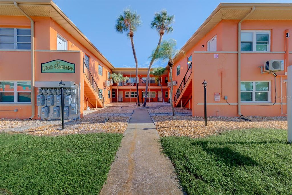 121 46TH AVENUE 2G, St Pete Beach, FL 33706