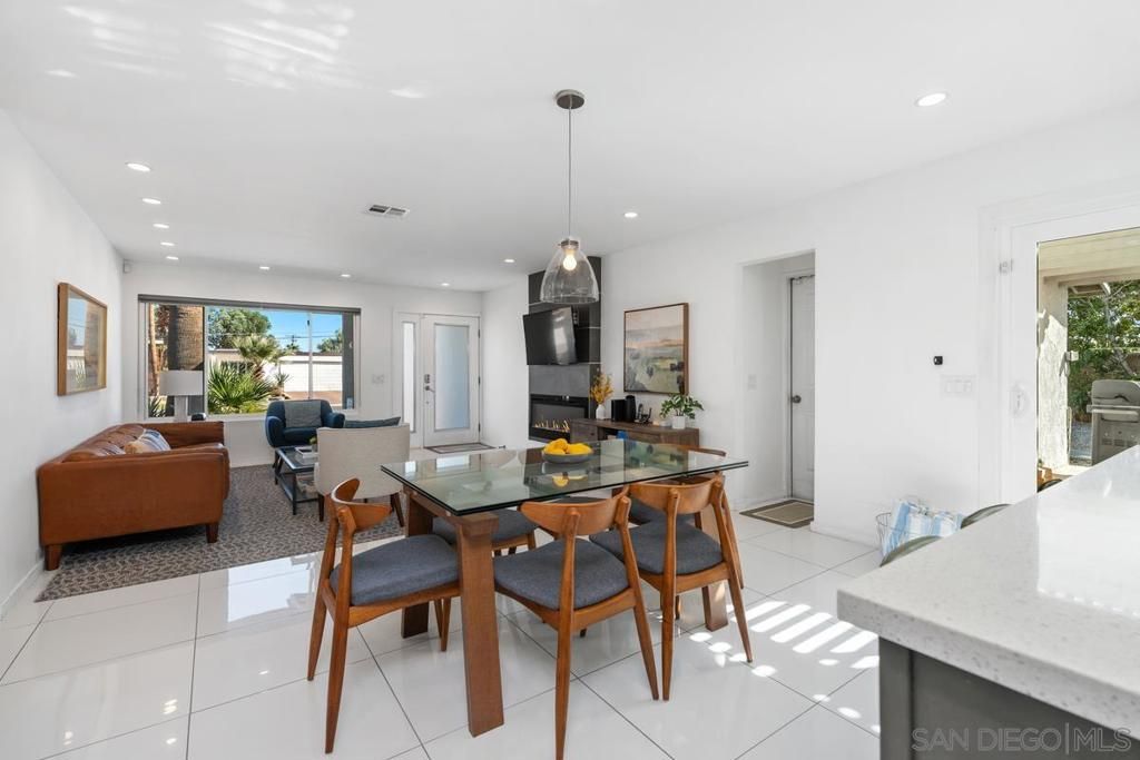 Image 5 of property listing at 2631 N Chuperosa, Palm Springs, CA 92262