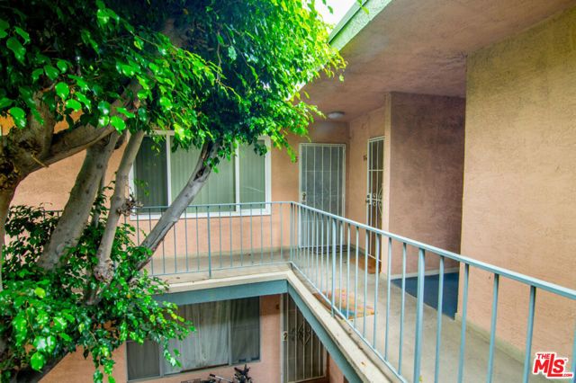 4358 Berryman Avenue 14, Los Angeles, CA 90066