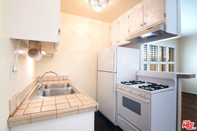 4358 Berryman Avenue 14, Los Angeles, CA 90066