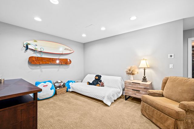 33 Washington Circle, Lake Forest, IL 60045