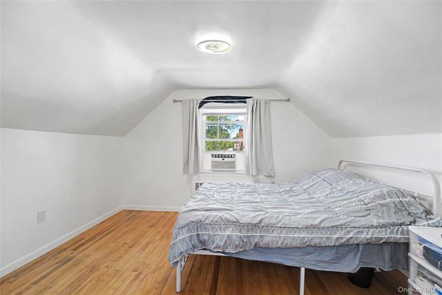 545 7th Avenue, New Hyde Park, NY 11040